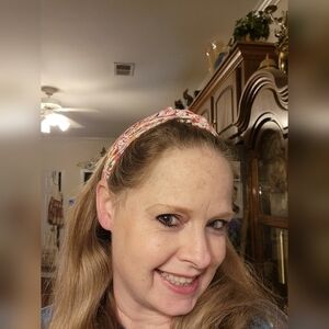 @SHERYL7872 is LIVE!!!🌸🌸🌸 🌸...